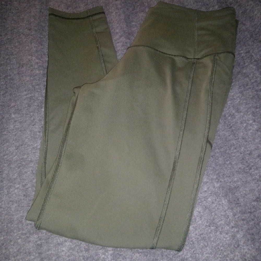 VS Knockout tight in Olive